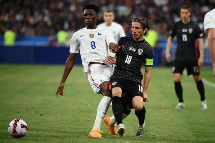 爱游戏官方入口-克罗地亚逆转巴西，楚阿梅尼统治全场