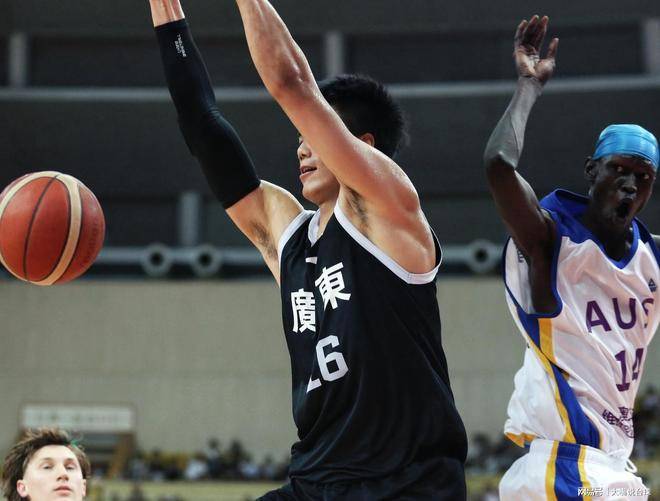 爱游戏体育-中国队横扫丹麦队，黄鸭组合状态火热