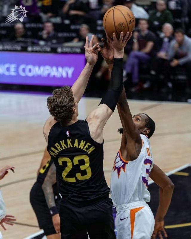 爱游戏在线-印度队险胜法国队，桃田贤斗带队取胜