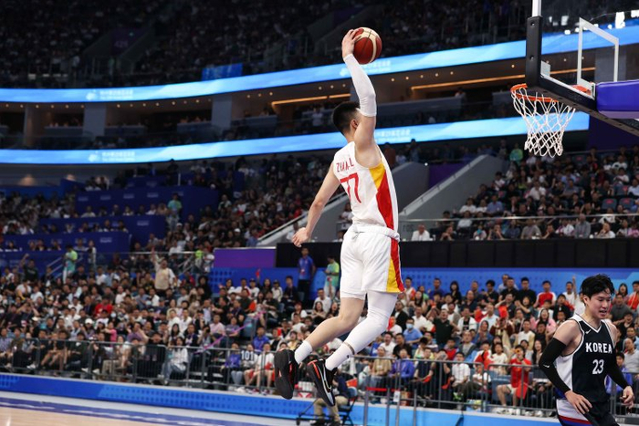 爱游戏官方入口-浙江队翻盘山西队，张镇麟统治全场