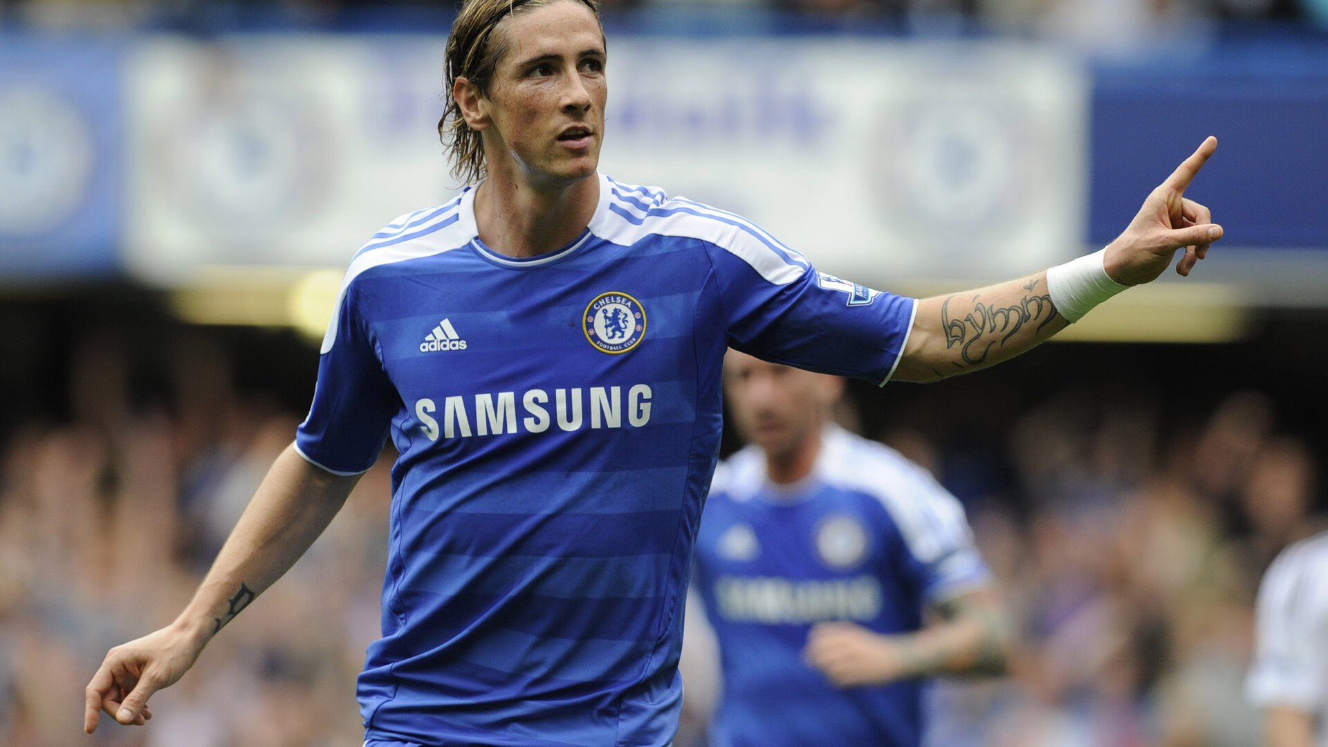 爱游戏娱乐-西决生死战之夜，法比尼奥在压力熔炉中完成灵魂淬火