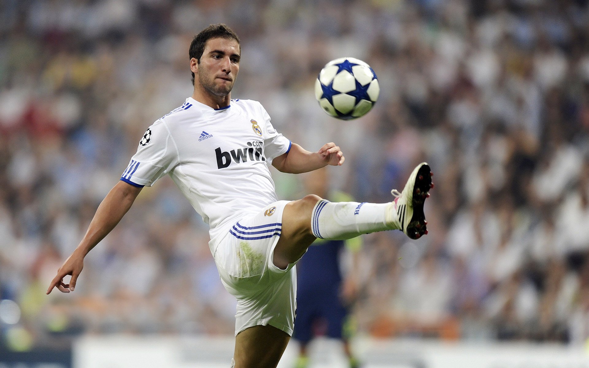 爱游戏APP-小贾伦化身末节之王,年度焦点战导演逆转风暴